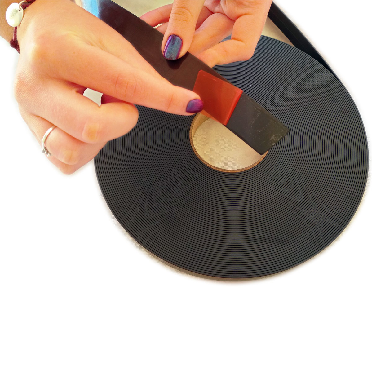 Self-adhesive magnetic tape with Premium glue