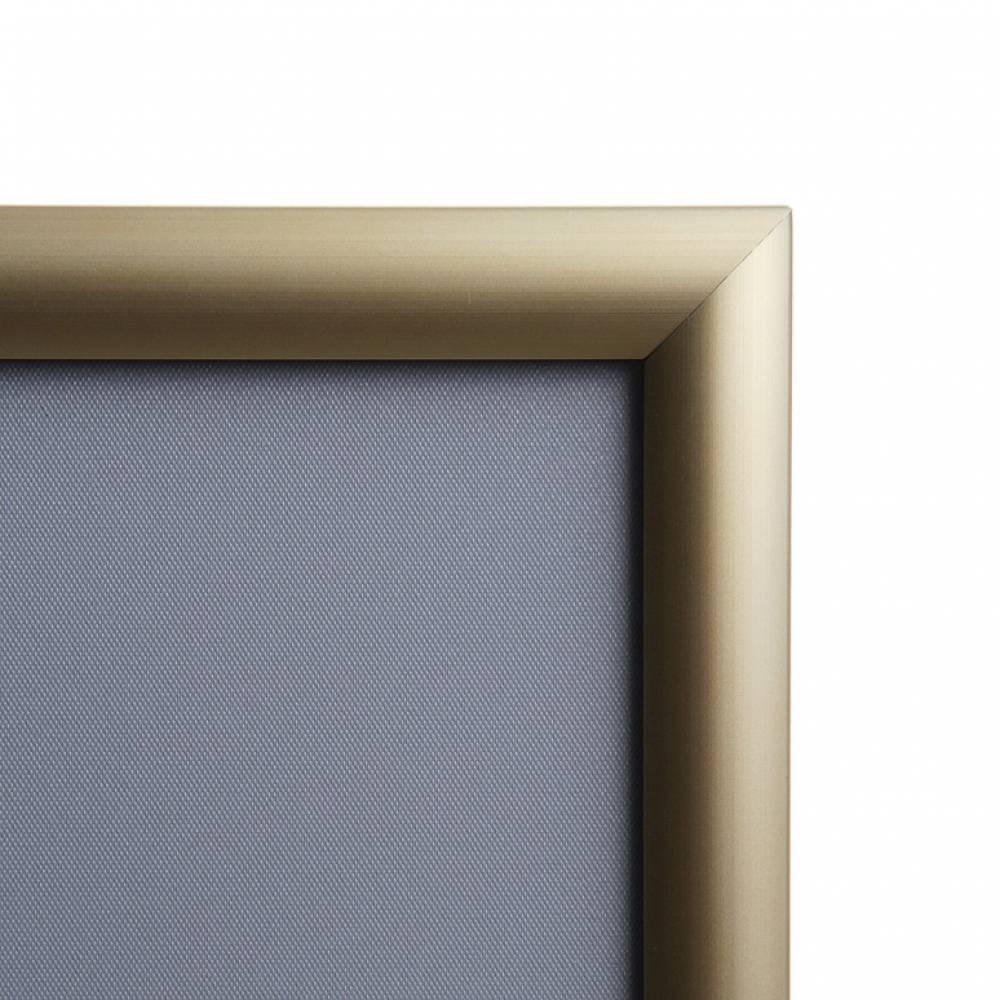 Snap frame with sharp corners