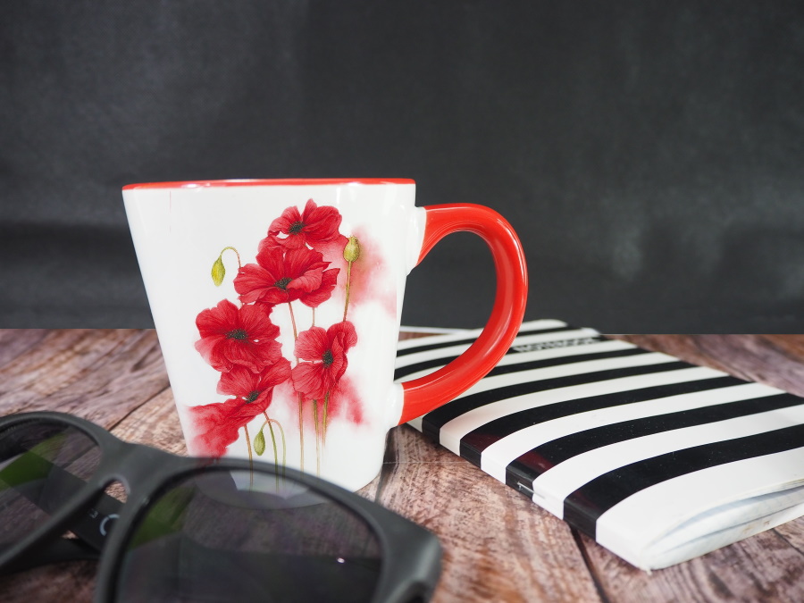 Latte mug for sublimation with colour handle and inside