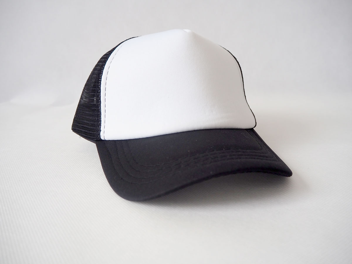 Kids cap with mesh back panels for sublimation