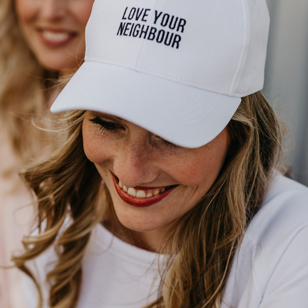 Peaked cap 6-panels with metal clip