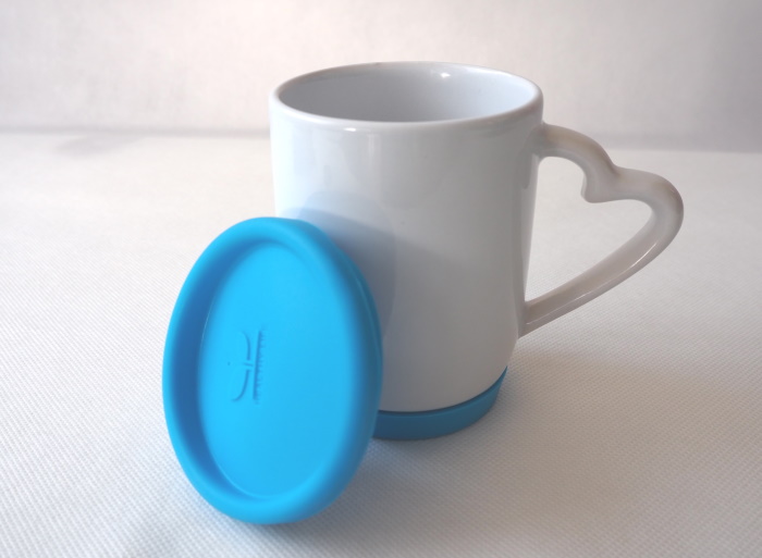 Sublimation mug with heart shape handle - a colorful silicone lid and stand