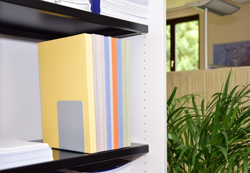 Metal bookend
