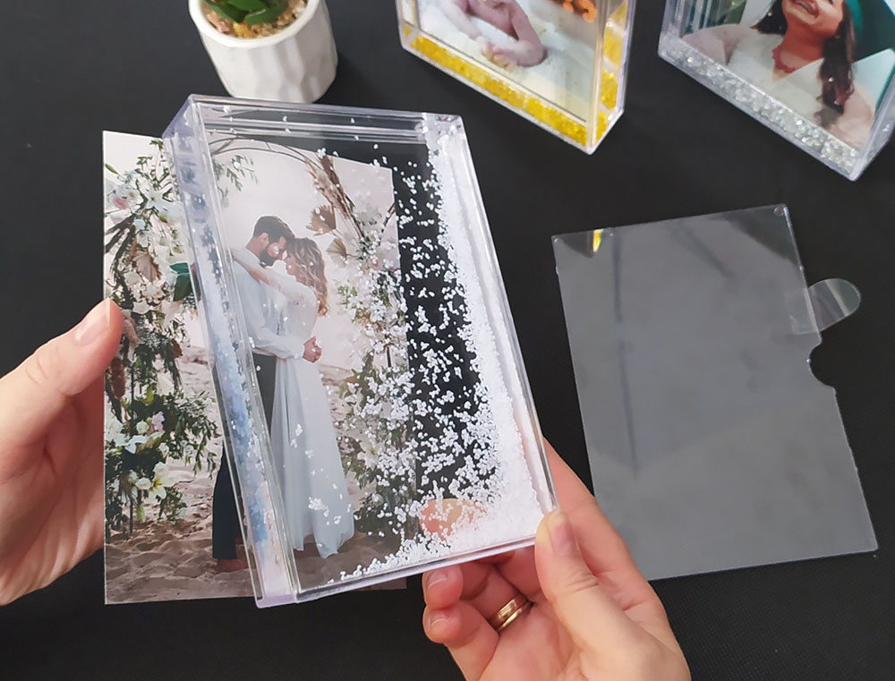 Liquid photo frame - sand with shells