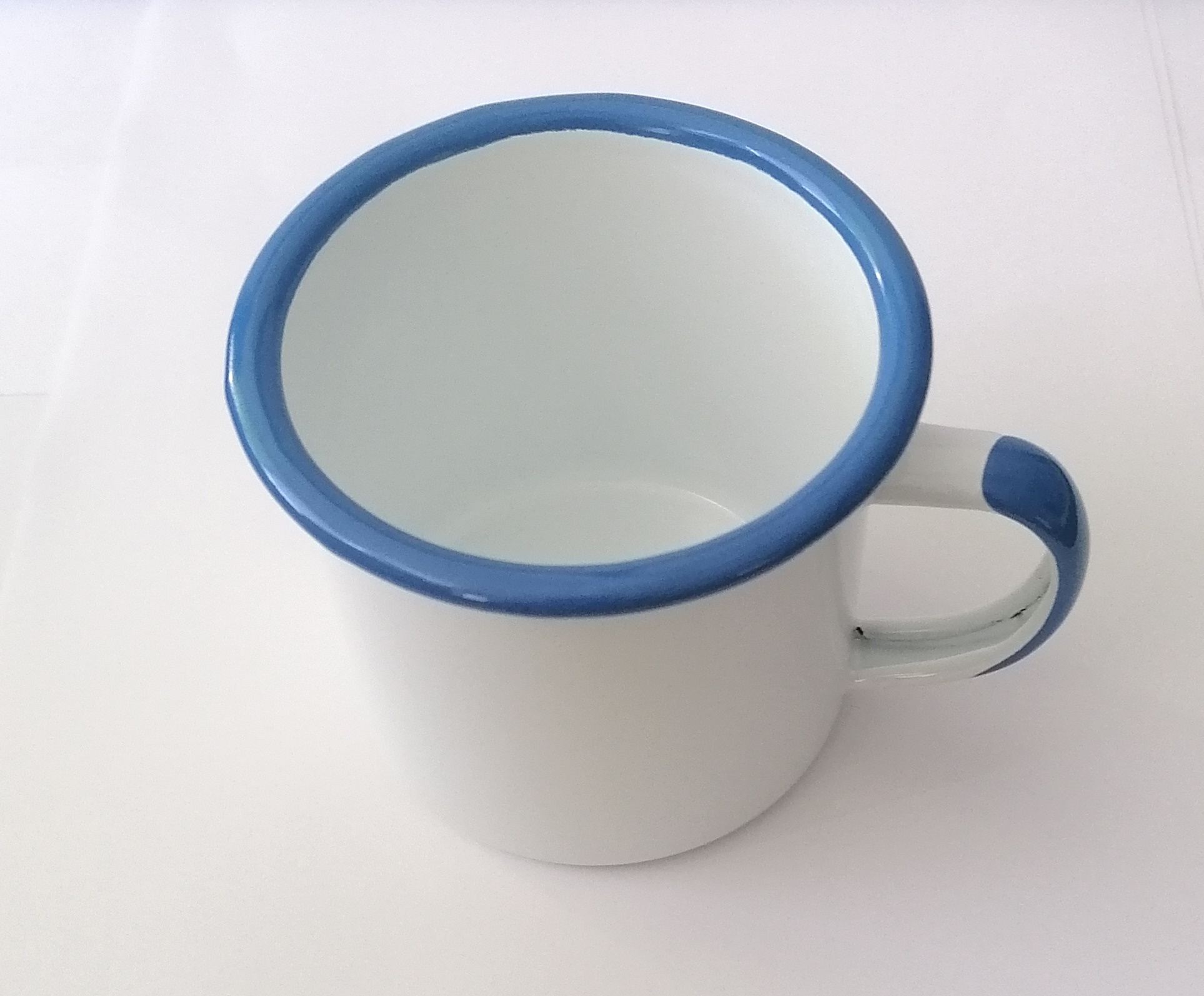 Enamel steel mug for sublimation with blue rim and handle