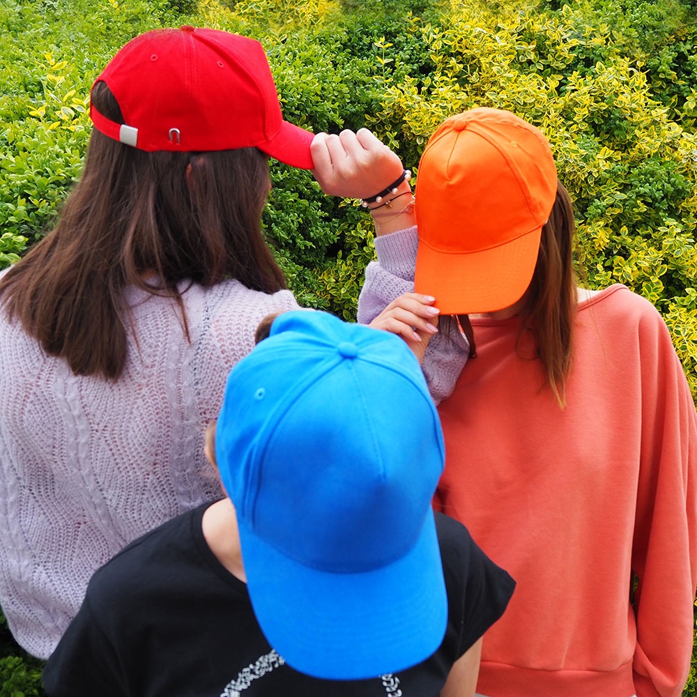 Peaked cap 5-panels with metal clip